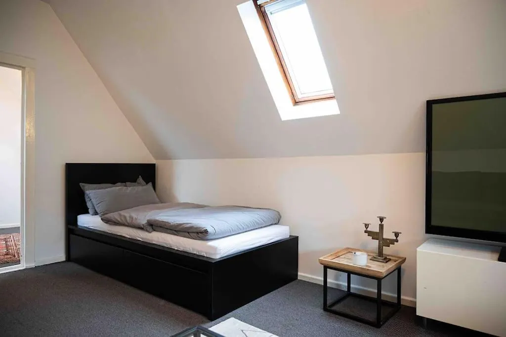 Appartment Im Dg Berlin / 5 Min Zur Messe 0*,  Německo
